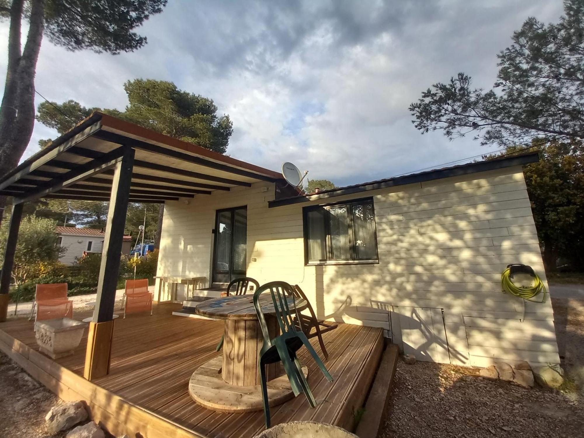 Mobilhome A Deux Pas Du Circuit Du Castellet Avec Terrasse Vue Mer Le Castellet  Extérieur photo