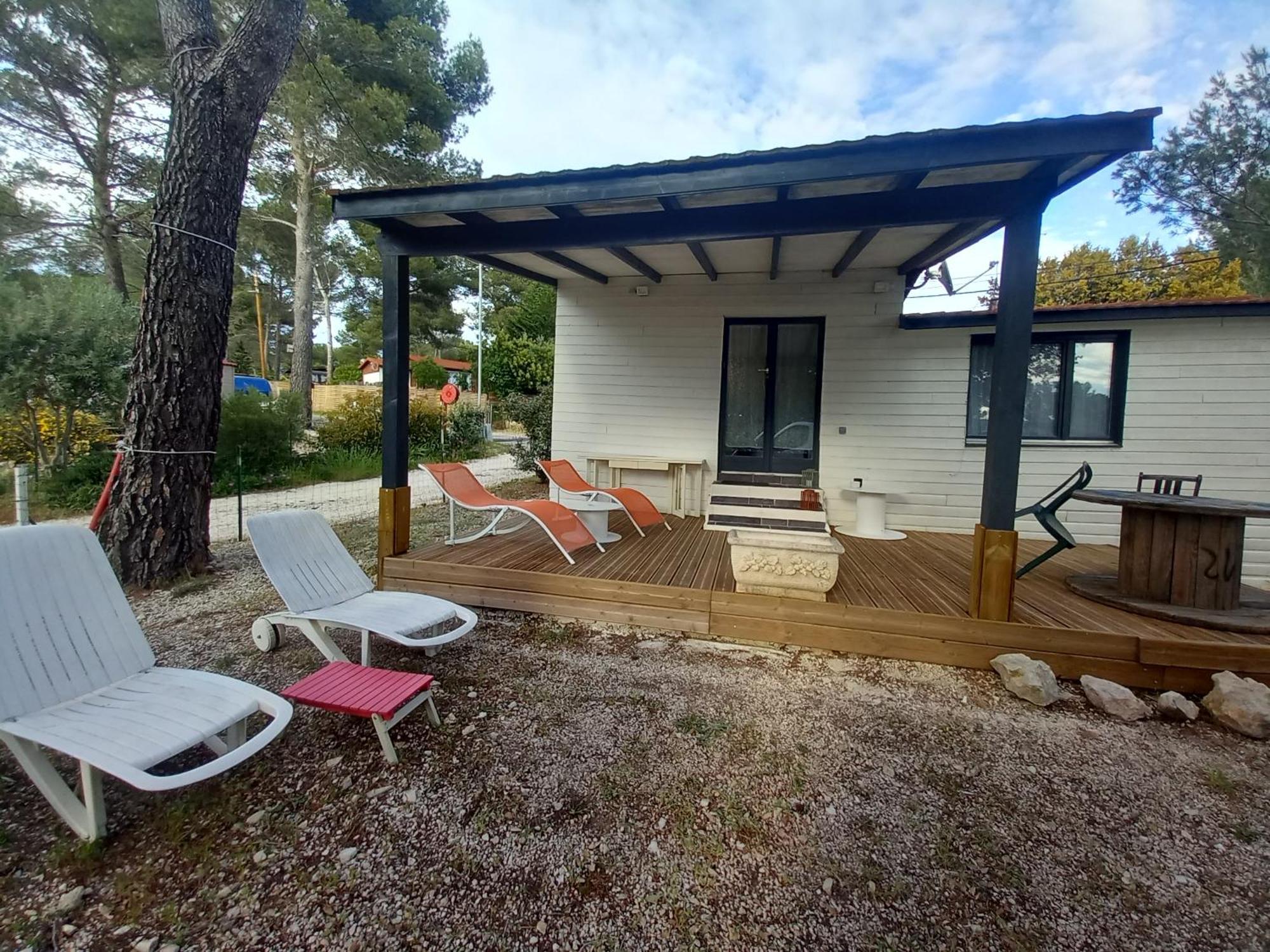 Mobilhome A Deux Pas Du Circuit Du Castellet Avec Terrasse Vue Mer Le Castellet  Extérieur photo